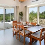 Villa Porto Mongonisi